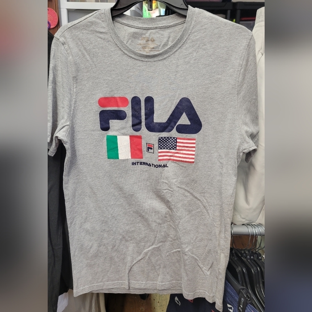 Fila Internationsl Heatheelr Gray Short Sleeve T-Shirt Small